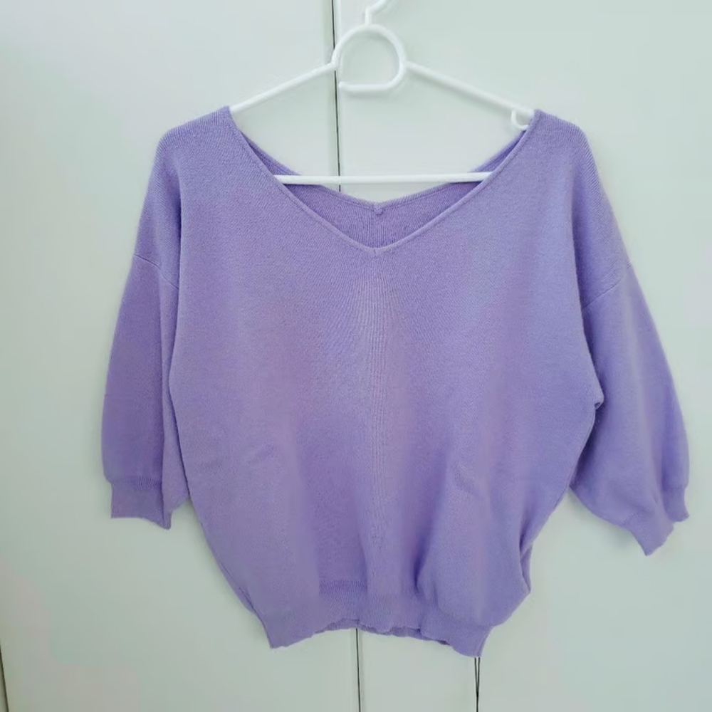 Lavender V-Neck Women's Sweater